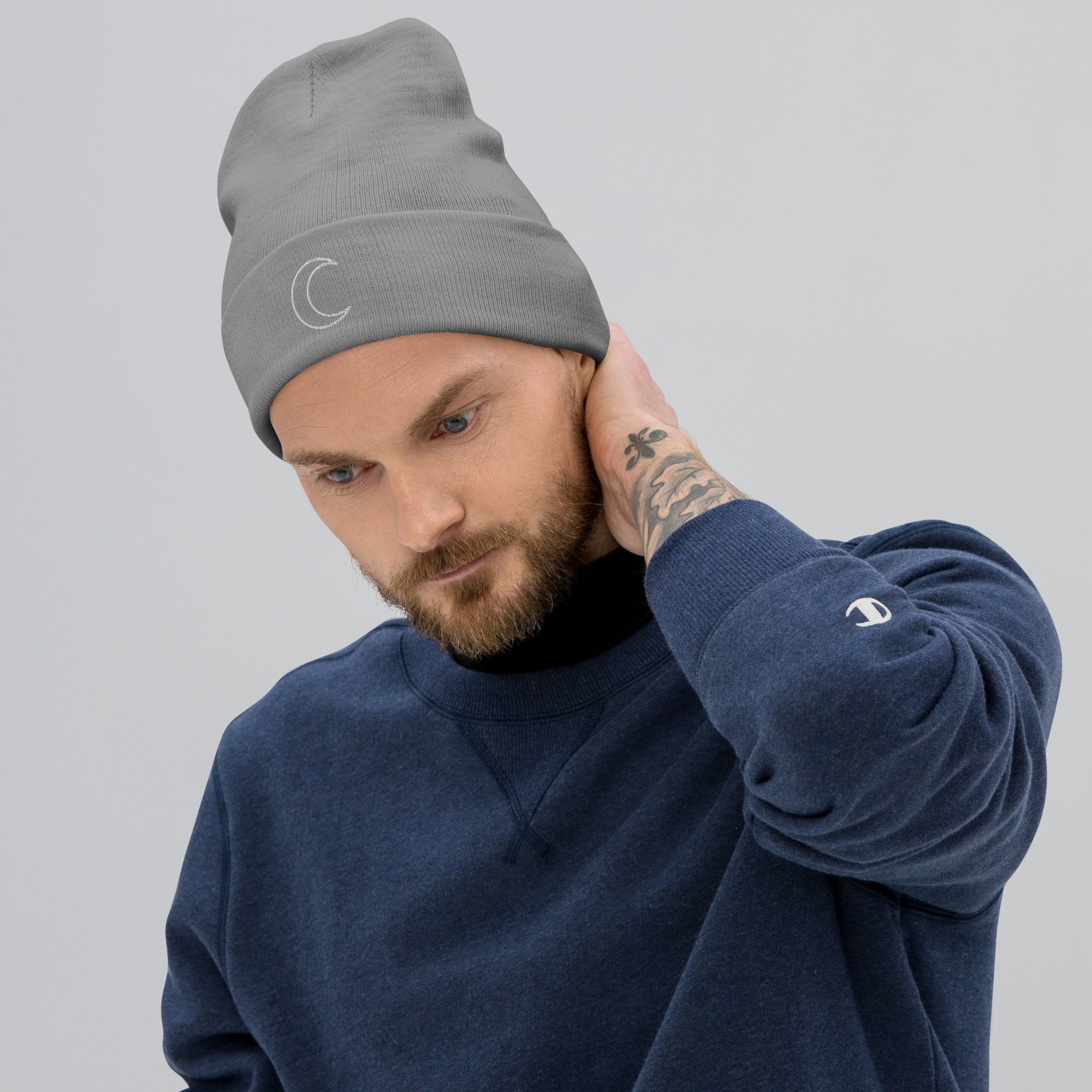 Strickmütze Beanie mit Stickerei – Klassisch & Warm | Melivero Melivero