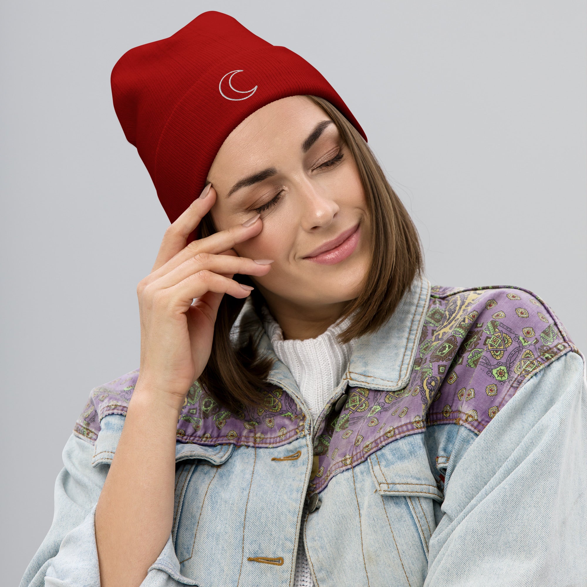 Strickmütze Beanie mit Stickerei – Klassisch & Warm | Melivero Melivero